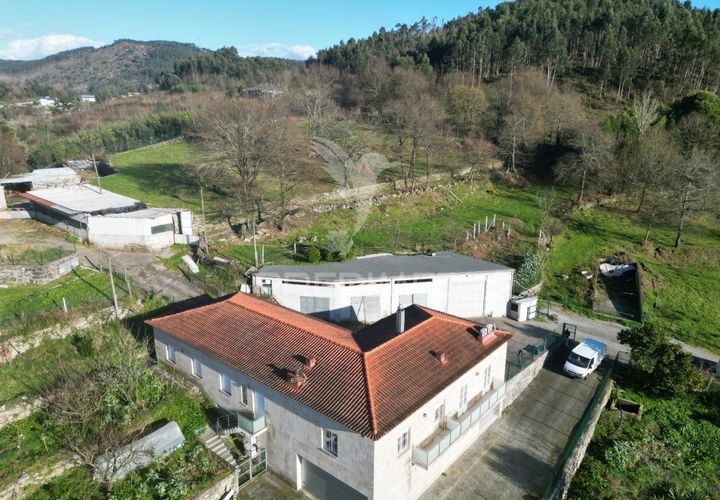 Farm hus i Guimaraes, Braga, Guimaraes - € 1.200.000 | Ref: 050635 - foto 1