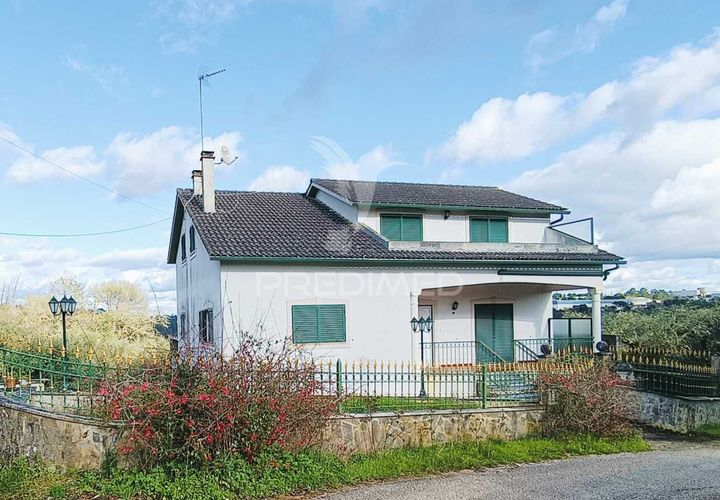 Byhus i Ourem, Santarem, Ourem - € 249.000 | Ref: 051140 - foto 1