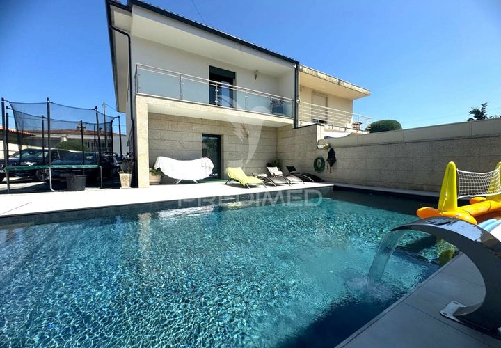 Byhus i Guimaraes, Braga, Guimaraes - € 468.000 | Ref: 047484 - foto 1