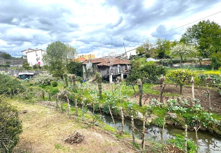 Byhus i Guimaraes, Braga, Guimaraes - € 227.900 | Ref: 048558 - foto 1