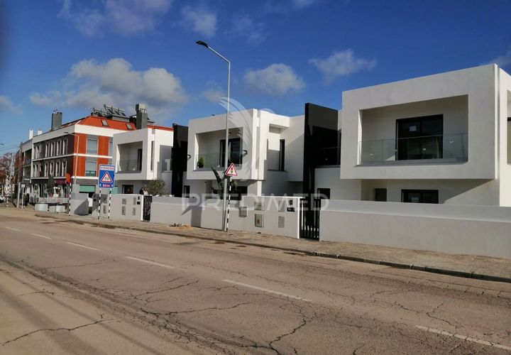 Byhus i Seixal, Setubal, Seixal - € 795.000 | Ref: 050154 - foto 1