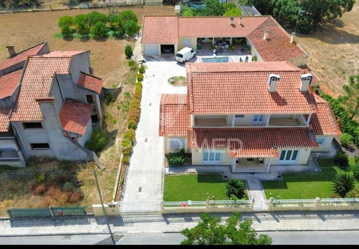 Byhus i Entroncamento, Santarem, Entroncamento - € 1.000.000 | Ref: 050197 - foto 1