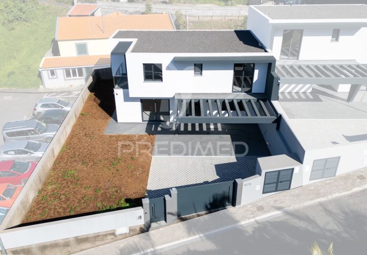 Byhus i Funchal, Madeira, Funchal - € 800.000 | Ref: 050209 - foto 1