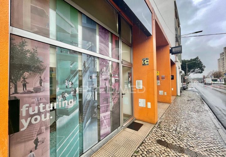 Erhvervsejendom i Alenquer, Lisbon, Alenquer - € 176.000 | Ref: 051735 - foto 1