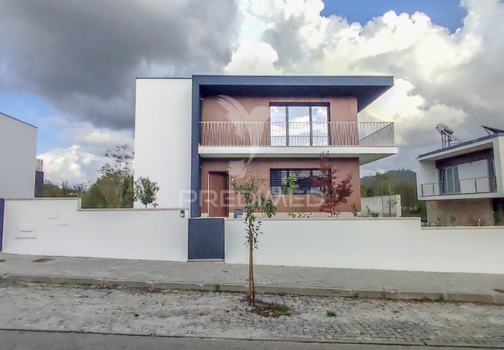 Byhus i Guimaraes, Braga, Guimaraes - € 595.000 | Ref: 052070 - foto 1