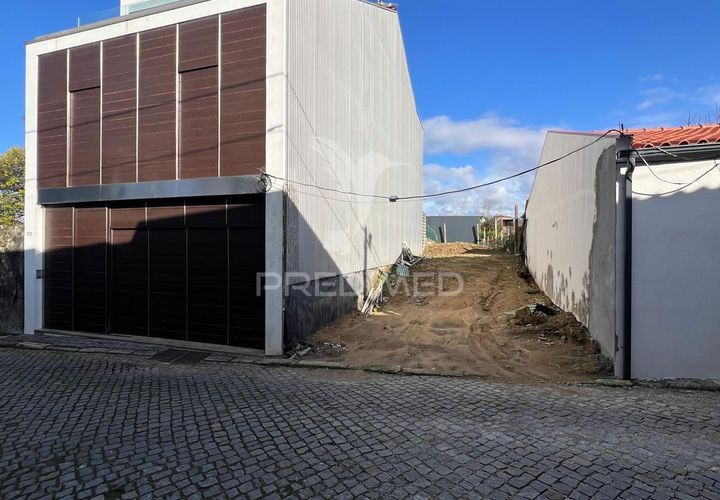 Helårsgrund i Braga, Braga, Braga - € 110.000 | Ref: 057328 - foto 1