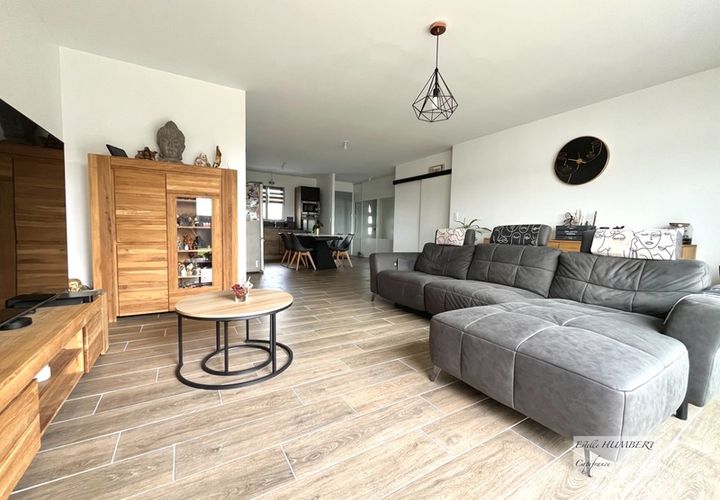 Villa i La Jarrie, Charente-Maritime, La Jarrie - € 372.700 | Ref: 340933921726 - foto 1