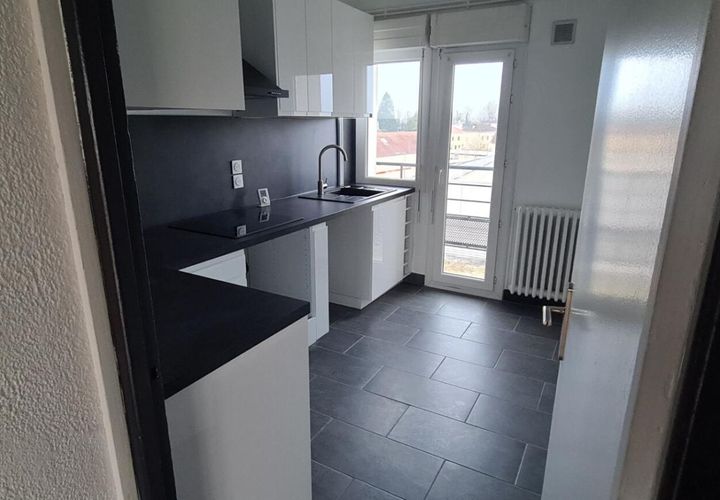 Apartament a Gray, Haute-Saone, Gray - € 645/mes | Ref: 0215 - foto 1