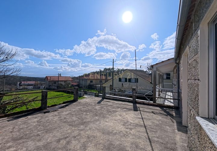Villa i Satao, Viseu, Satao - € 45.000 | Ref: C0203-02627 - foto 1
