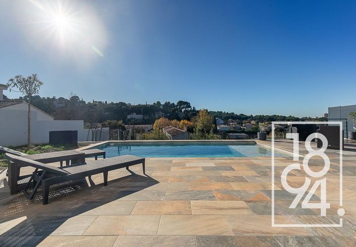 Villa i Allauch, Bouches-du-Rhone, Allauch - € 735.000 | Ref: 305R-3X8-OTI - foto 1