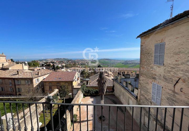 Erhvervsejendom i Fermo, Fermo, Fermo - € 920.000 | Ref: CBI099-1528-520522 - foto 1