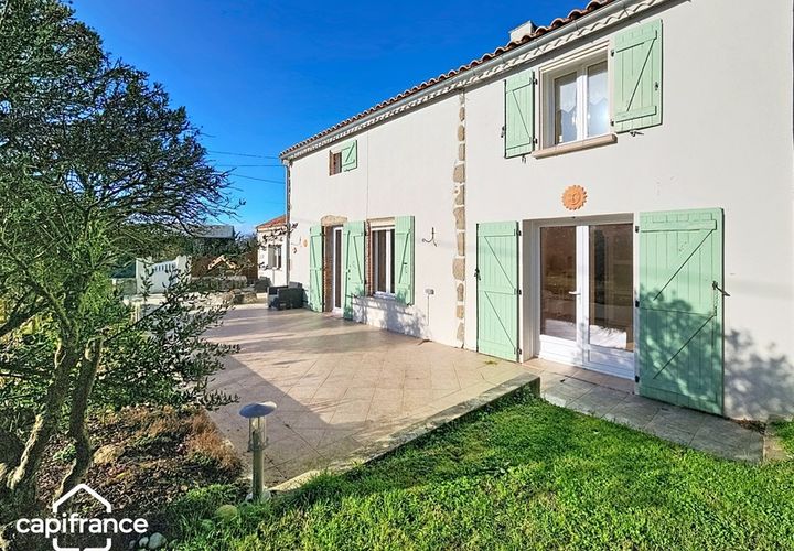 Villa a Bressuire, Deux-Sevres, Bressuire - € 158.000 | Ref: 340932764327 - foto 1