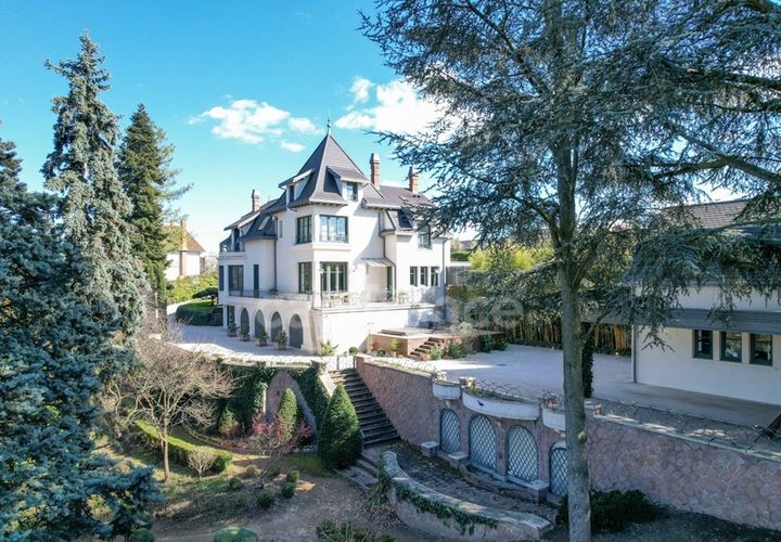 Villa a Roanne, Loire, Roanne - € 999.000 | Ref: 340931864762 - foto 1
