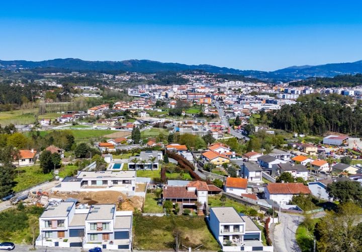 Helårsgrund i Vila Verde, Braga, Vila Verde - € 199.750 | Ref: ZMPT586547 - foto 1