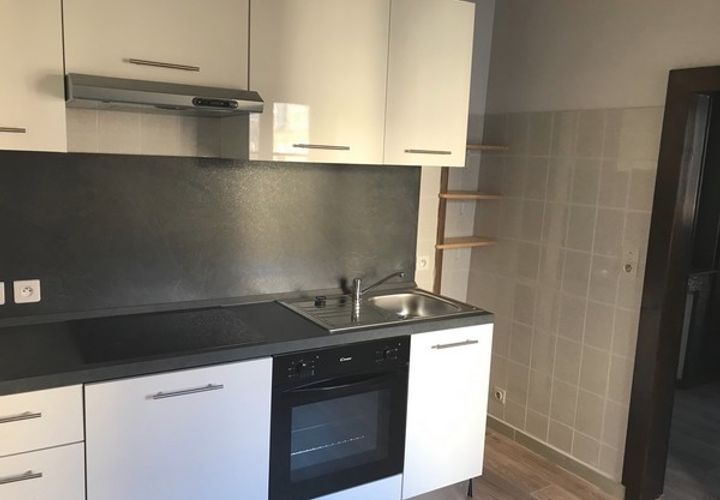 Apartament a Billom, Puy-de-Dome, Billom - € 480/mes | Ref: 3615 - foto 1