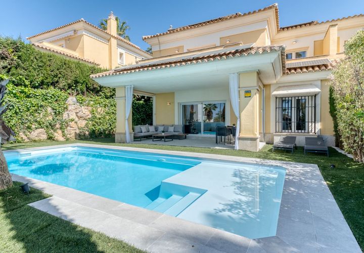 Rækkehus i Marbella, Malaga, Marbella - € 1.495.000 | Ref: R5333077 - foto 1