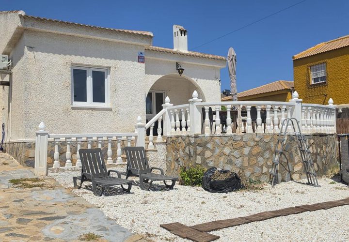 Villa a Torrevieja, Alicante, Torrevieja - € 289.900 | Ref: C801/3390 - foto 1