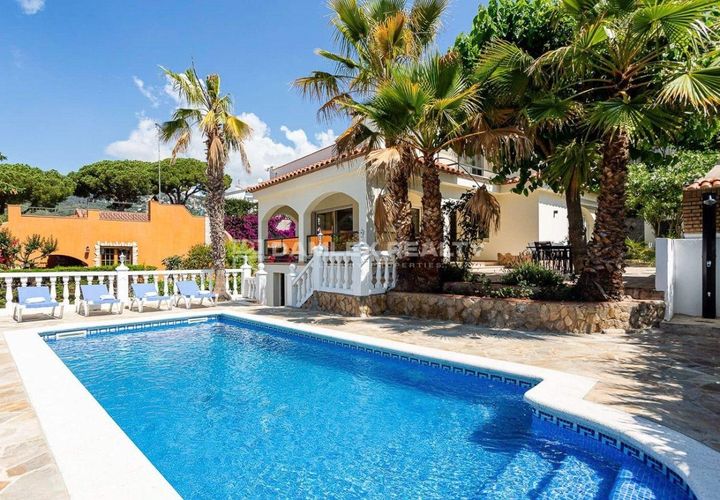 Villa i Lloret De Mar, Gerona, Lloret De Mar - € 849.000 | Ref: 75254 - foto 1