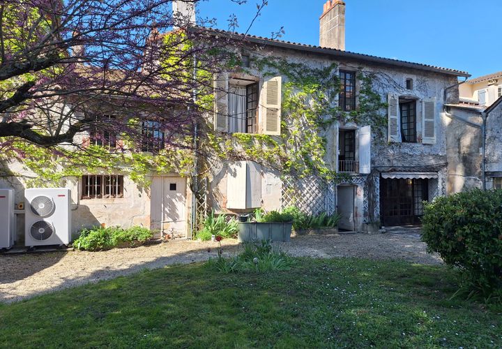 Villa i Civray, Vienne, Civray - € 214.000 | Ref: BVI79862 - foto 1