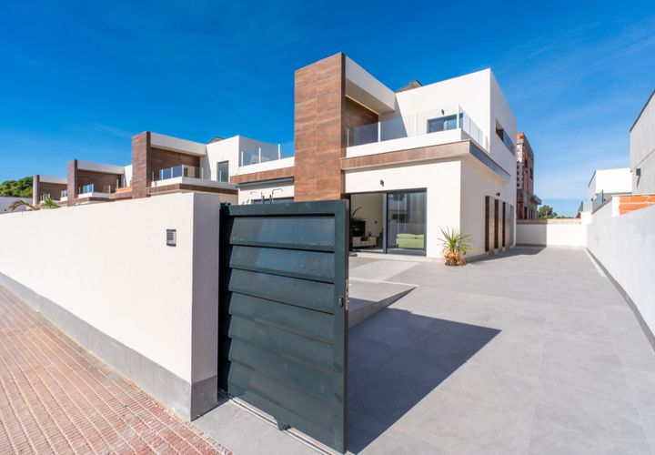 Villa a Daya Nueva, Alicante, Daya Nueva - € 317.000 | Ref: 666-LG - foto 1
