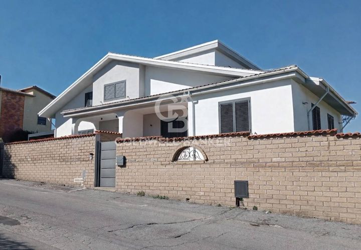Villa a Sutri, Viterbo, Sutri - € 320.000 | Ref: CBI034-30-291 - foto 1