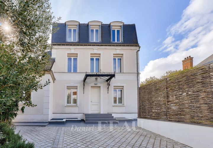 Villa i Rueil-Malmaison, Hauts-de-Seine, Rueil-Malmaison - € 1.840.000 | Ref: 85678830 - foto 1