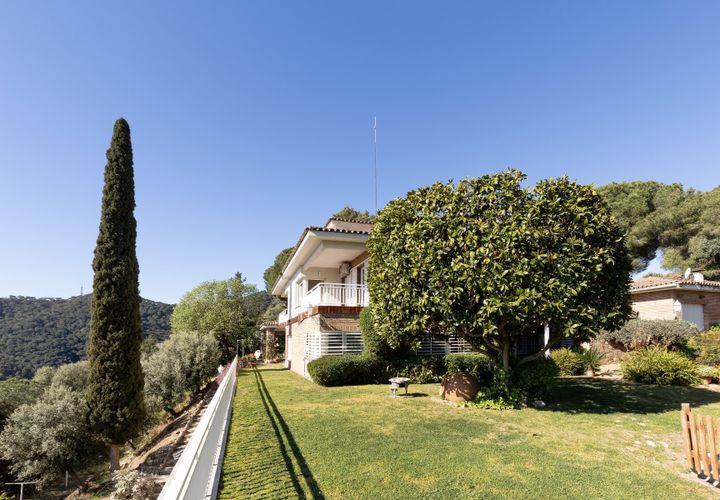 Villa en Cabrera De Mar, Barcelona, Cabrera De Mar - € 1.750.000 | Ref: KBMN557 - photo 1