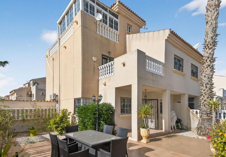 Rækkehus i Torrevieja, Alicante, Torrevieja - € 183.000 | Ref: 200-4717 - foto 1