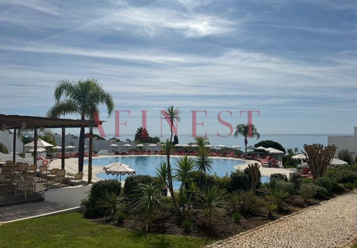 Villa in Albufeira, Faro, Albufeira - € 730.000 | Ref: L1701/2026 - foto 1