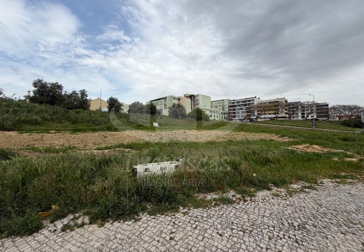 Helårsgrund i Camarate, Lisbon, Camarate - € 250.000 | Ref: PT2026-2111 - foto 1