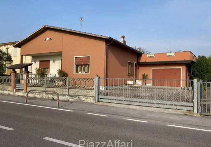 Villa a Legnaro, Padua, Legnaro - € 210.000 | Ref: LEG33 - foto 1