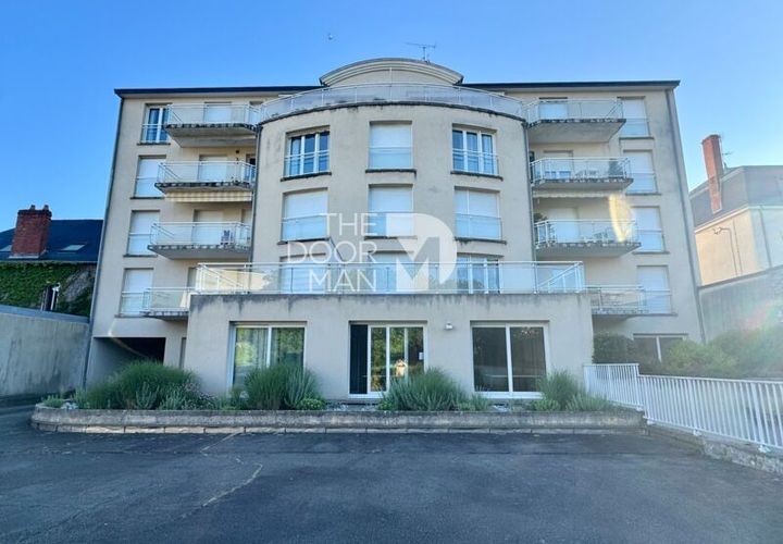 Erhvervsejendom i Laval, Mayenne, Laval - € 312.000 | Ref: 9855 - foto 1
