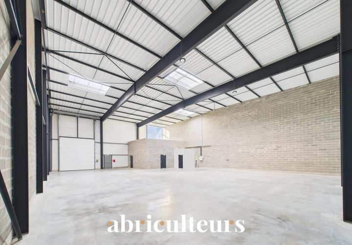 Erhvervsejendom i Chartres, Eure-et-Loir, Chartres - € 670.500 | Ref: GDV100445028000_1 - foto 1