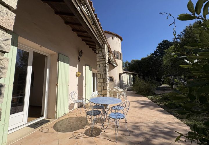 Villa i Nimes, Gard, Nimes - € 519.000 | Ref: 86904542 - foto 1