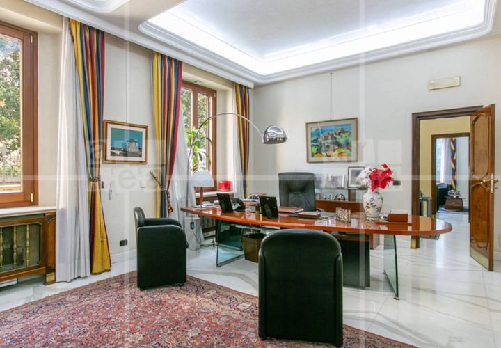 Erhvervsejendom i Rome, Rome, Rome - € 4.200.000 | Ref: 10121416 - foto 1