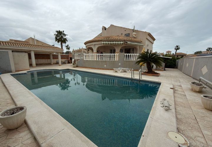 Villa a Playa Flamenca, Alicante, Playa Flamenca - € 650.000 | Ref: MLSC4278500 - foto 1