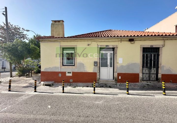 Villa a Lisbon, Lisbon, Lisbon - € 1.000/mes | Ref: 74/19 - foto 1