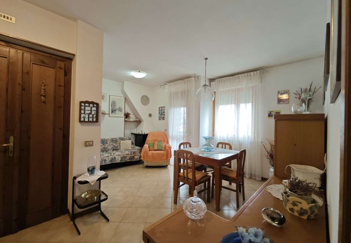 Villa i Volterra, Pisa, Volterra - € 105.000 | Ref: A-324-1019568 - foto 1