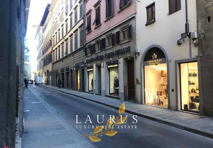 Villa a Florence, Florence, Florence - € 1.000.000 | Ref: LA-5751-1040541 - foto 1