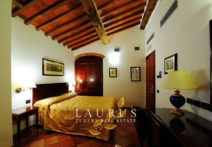 Villa in Florence, Florence, Florence - € 2.500.000 | Ref: LA-5600-1040655 - foto 1