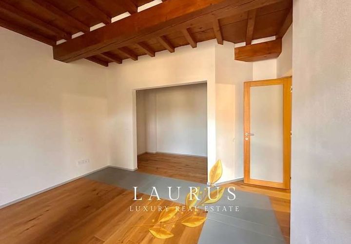 Villa i Florence, Florence, Florence - € 550.000 | Ref: LA-5360-1040809 - foto 1