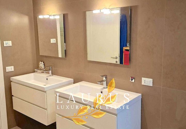 Villa i Venice, Venice, Venice - € 650.000 | Ref: LA-5260-1040905 - foto 1