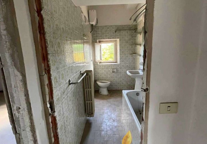 Villa in Florence, Florence, Florence - € 550.000 | Ref: LA-5078-1041044 - foto 1