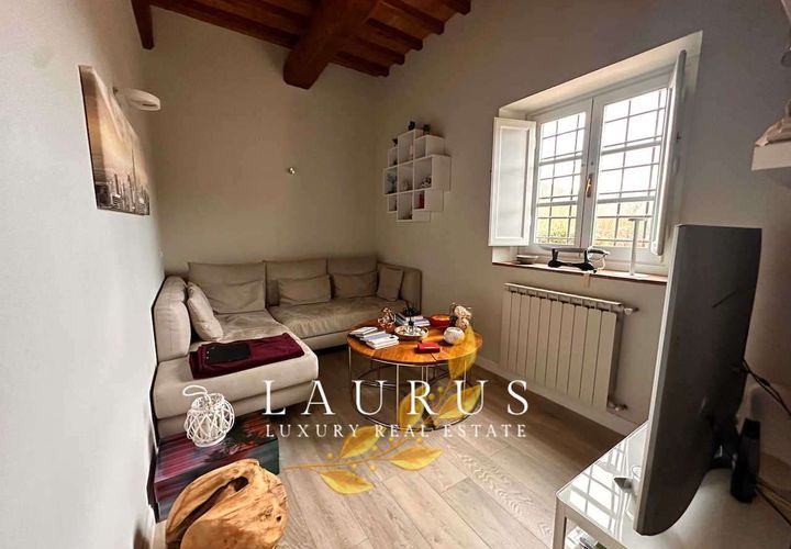 Villa i Florence, Florence, Florence - € 490 000 | Ref: LA-5049-1041070 - foto 1