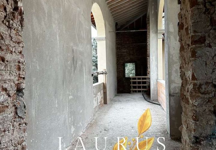 Villa a Florence, Florence, Florence - € 1.060.000 | Ref: LA-4871-1041226 - foto 1
