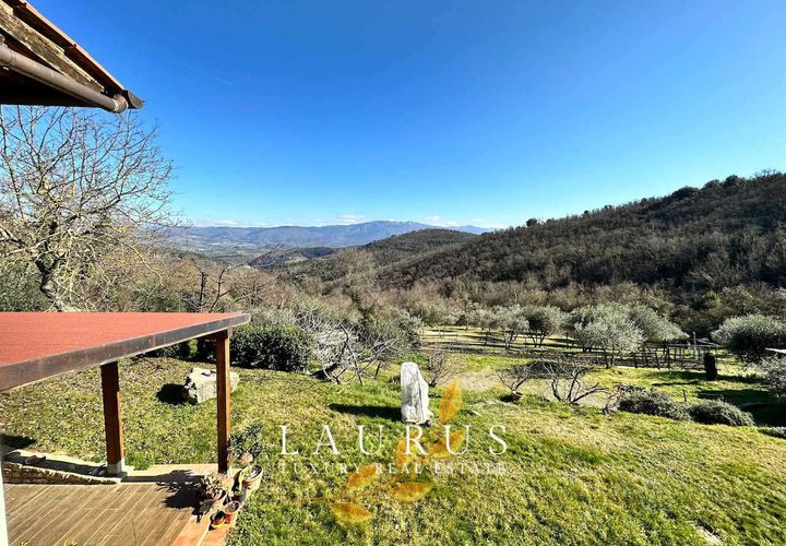 Villa i Florence, Florence, Florence - € 550.000 | Ref: LA-4215-1041712 - foto 1