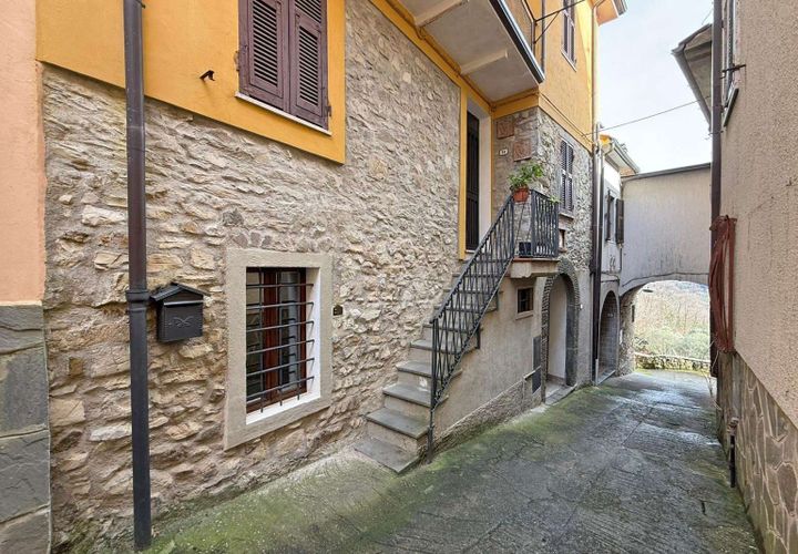 Villa i Bagnone, Massa and Carrara, Bagnone - € 125.000 | Ref: 375B-1042788 - foto 1
