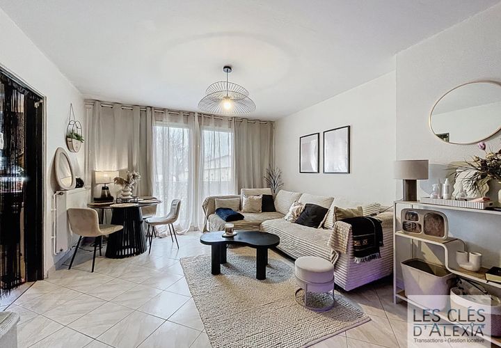 Lejlighed i Bron, Rhone, Bron - € 129.000 | Ref: 86895871 - foto 1