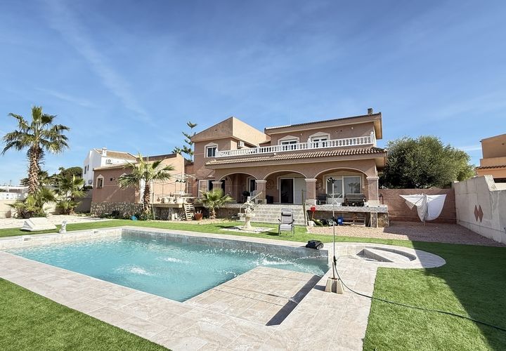 Villa a Benijofar, Alicante, Benijofar - € 699.950 | Ref: 775681 - foto 1