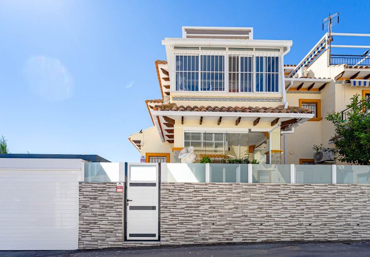 Villa a Punta Prima, Alicante, Punta Prima - € 235.000 | Ref: R-11275 - foto 1